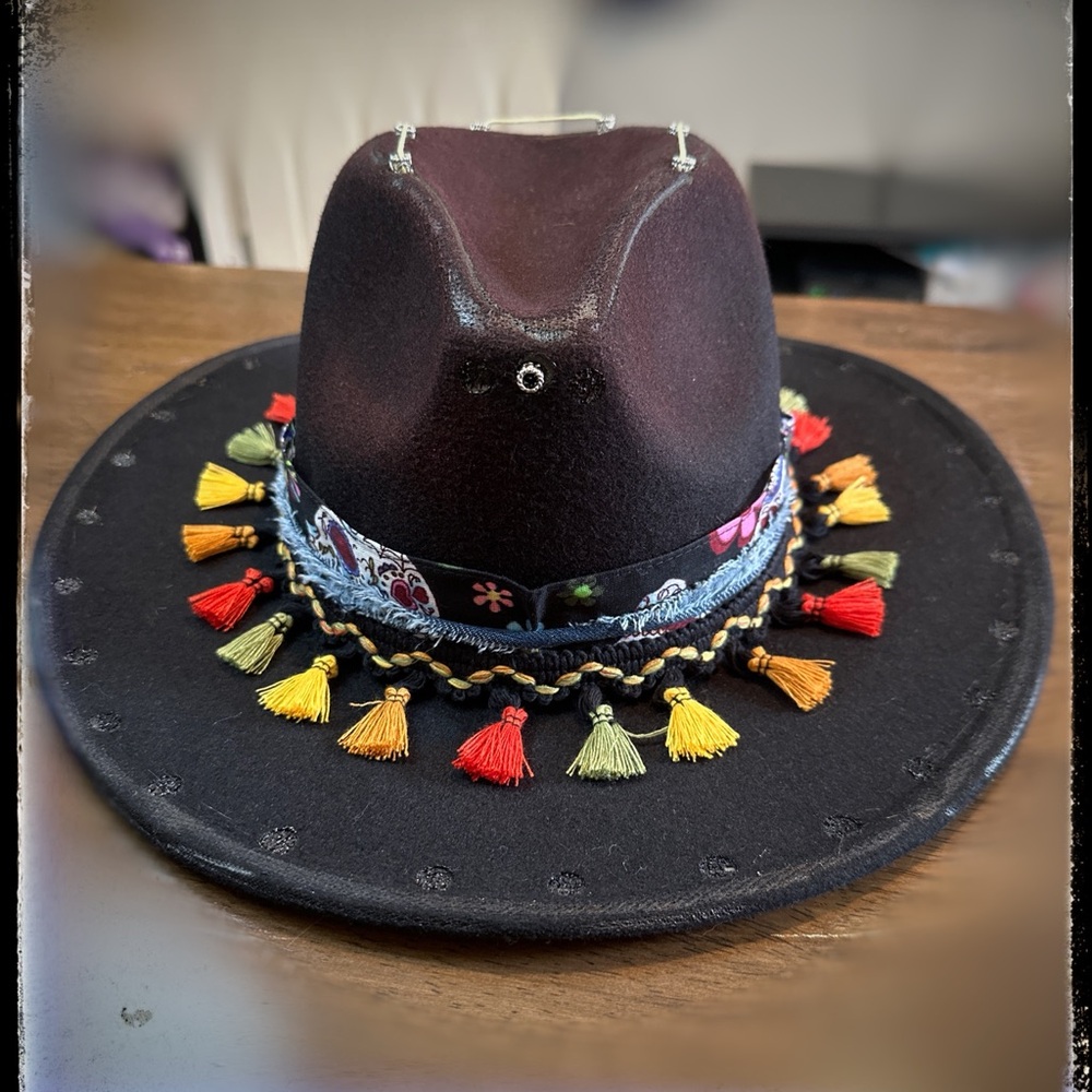 The Mexican Lid $112
